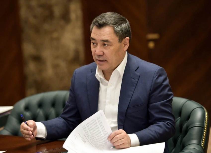 Садыр Жапаров мамлекеттик башкарууну бюрократиядан арылтууну тездетүүгө чакырды