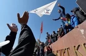 Гранттар үчүн революциялар: USAID кетип жатат, бирок издерин калтырат