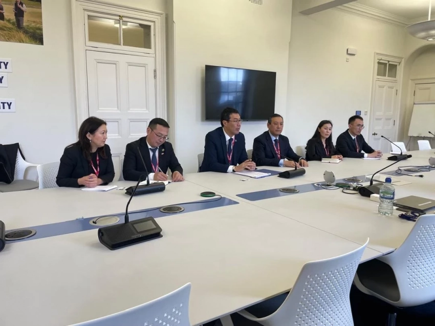 Медер Абакиров UK Export Finance уюму менен биринчи орун басары менен жолугушуу өткөрдү