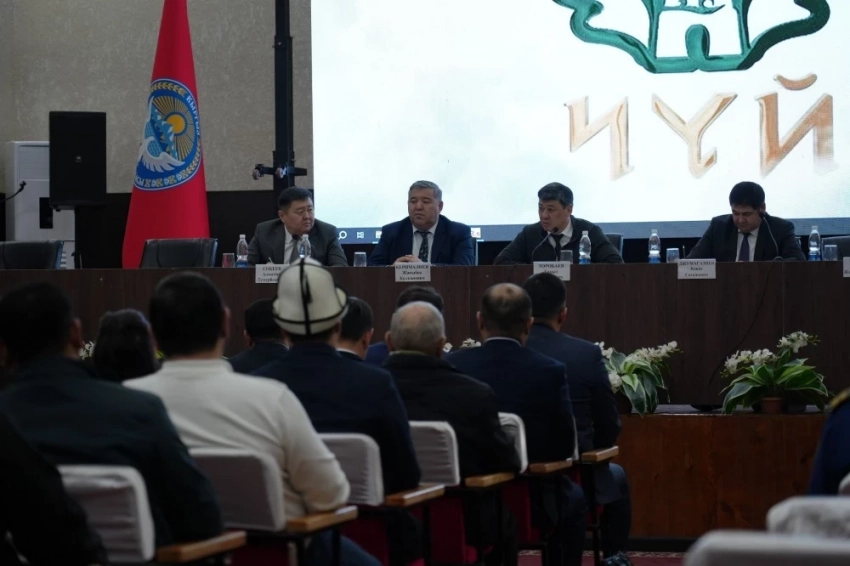 Бакыт Торобаев Чүй облусундагы тургундар менен жолугушуу өткөрдү