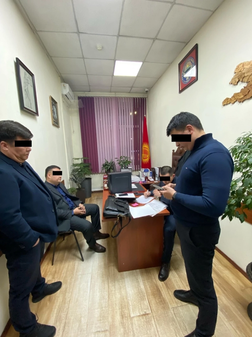 Ленин районунун соту пара алып жаткан учурунда кармалды