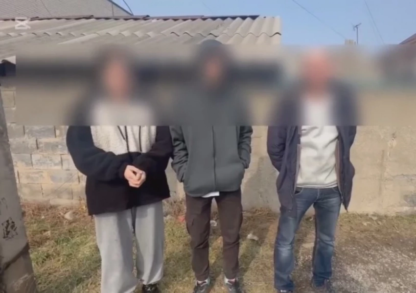16 жаштагы жигит «Ниваны» башкарып, Бишкекте баланы уруп кетип, из кетти (видео)