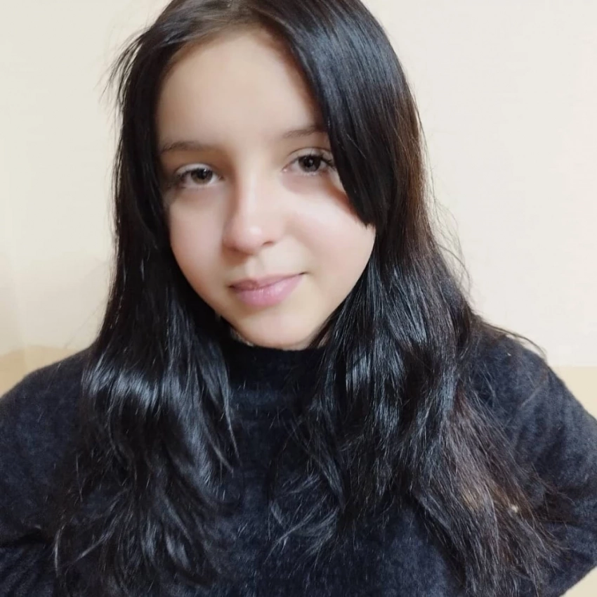 Бишкекте жоголгон жаш өспүрүм Рубина Зубенко издөөгө алынууда