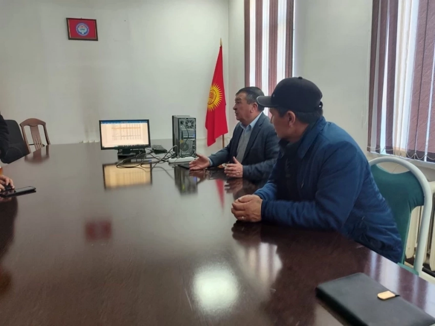 М адисттерди жапырттуу чөптөрдү жайыттарга отургузууну үйрөтүштү