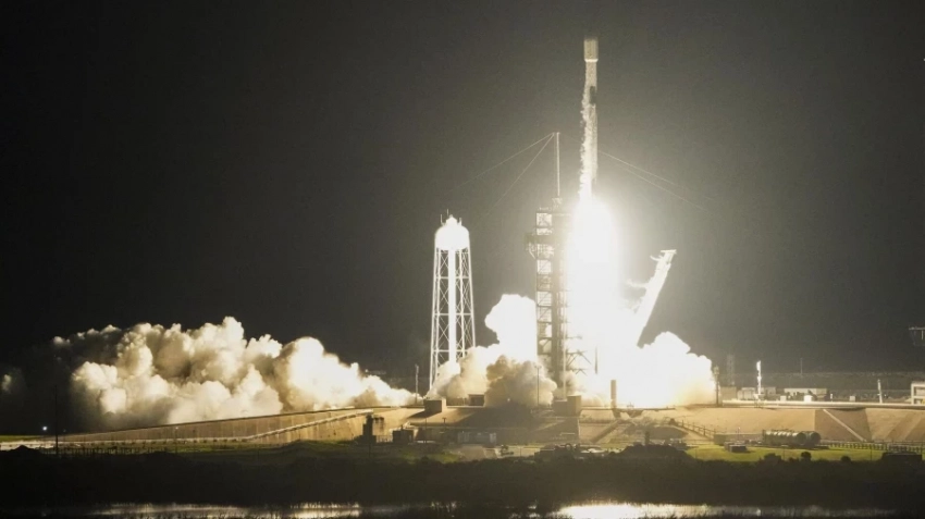 SpaceX Лунага Nova-C модулун жиберди. Ал жерде соттук байланыш өткөрүүнү пландаштырууда