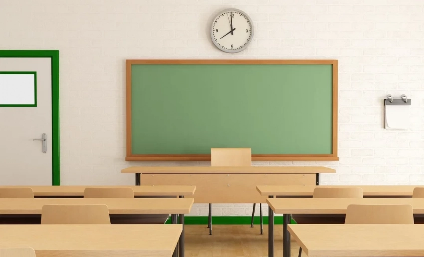 Окуучу Бишкекте School'го перцовый баллончик алып келди, эки бала ооруканага жаткырылды