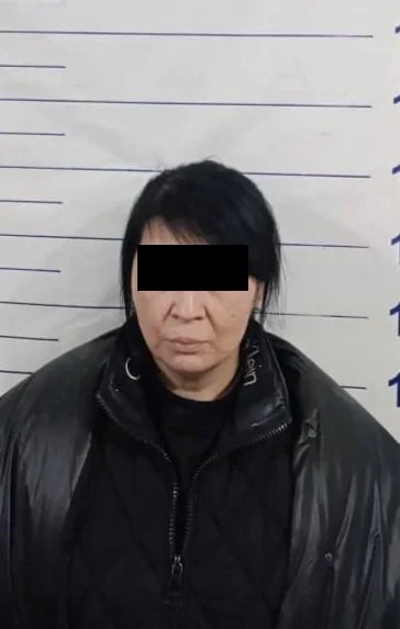 Токмокто салык кызматкерлерин кармашты