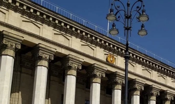 Назарбаевдын кызына таандык жогорку окуу жайы мамлекетке өткөрүлдү