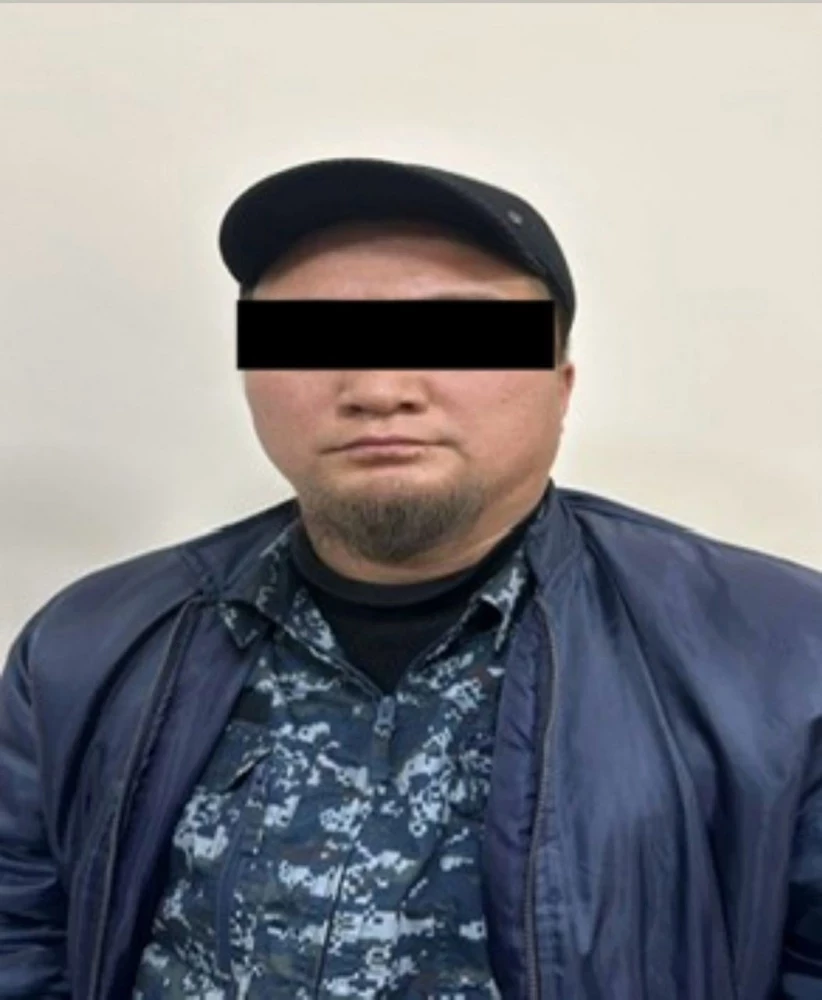 Бишкекте терминалдардан 2 миллион сомдук акча уурдап жаткан шектүүлөр кармалды