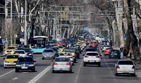 Тажикстанда транспорт салыгынын жогорулаган ставкалары күчүнө кирди