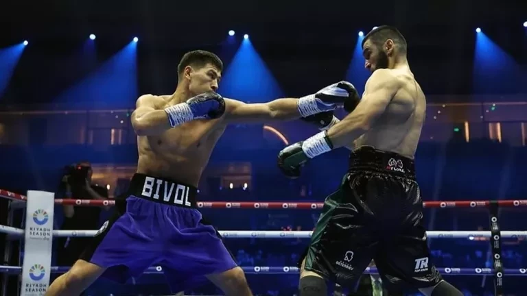 WBC: Бивол кийинки жекпе-жегин америкалык Бенавидестин каршы өткөрөт
