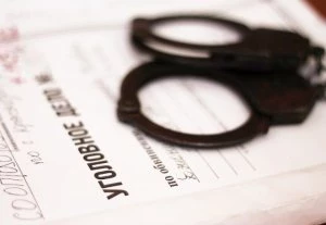 Талас облусунда Аманбаев айылдык кеңешинин спикери жана атайын администратор кармалды. Алар коррупцияда шектелип жатат