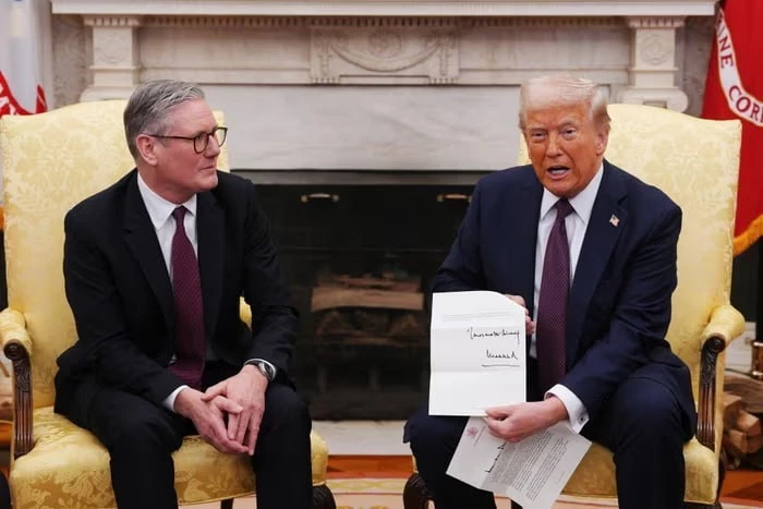 The Guardian: Трамп Украинанын бизнес жана Америка Кошмо Штаттарына кирүү мүмкүнчүлүгүн камсыз кылган минералдар боюнча келишимди «сактоо механизм» катары караса болоорун билдирди.
