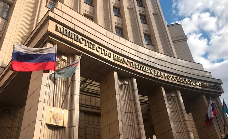 Россия Кыргыз Республикасы менен Тажикстан ортосундагы мамлекеттик чек ара жөнүндө Договордун түзүлүшүн коштойт