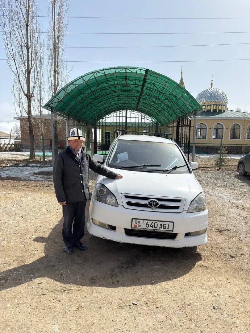 Ат-Башин районунун имамына Рамазан айынын урматына унаа тартууланды