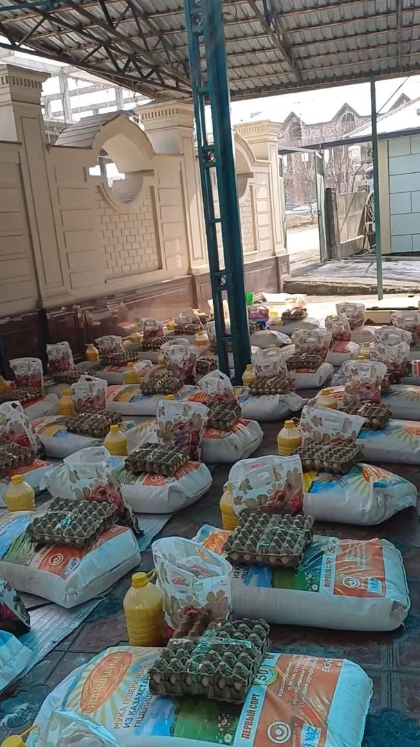 Ноокатта 550 үй-бүлөгө Рамазан айында азык-түлүк жардам берилди