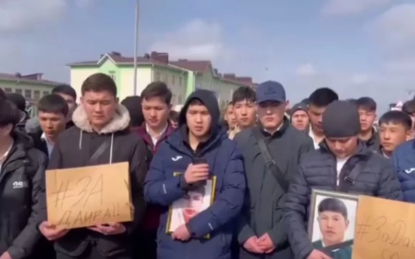 Жалганган скутеристтин достору блогер жоопкерчиликтен кашаарабы деп кооптонушууда