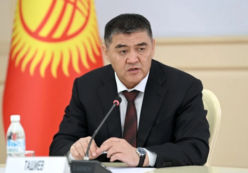 "Президент 12 жылдык мектеп билим берүү боюнча, бирок этаптап өткөнгө чейин"