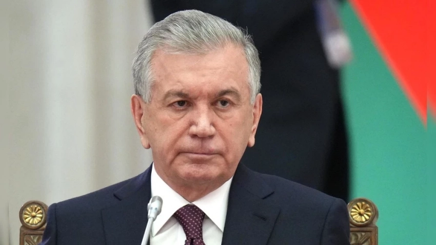 Өзбекстандын президенти коррупцияга каршы бөлүмдөрдүн жетекчилерин 117 мекемеден жумуштан кетирүү керек экенин айтты