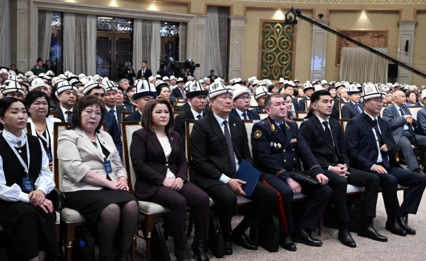 Садыр Жапаров судьяларды адилеттүү соттук чечим кабыл алууга чакырды