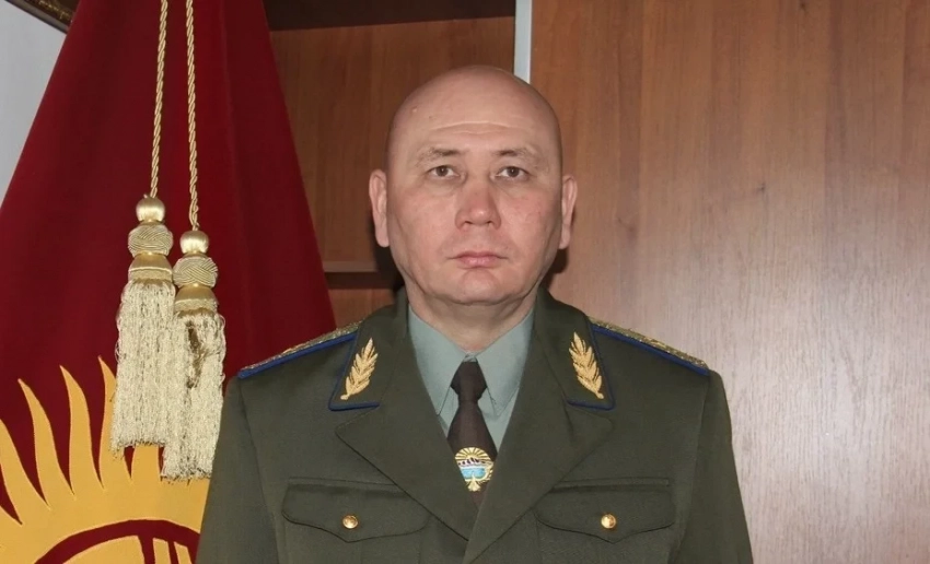 Президент айылдык тургундар менен сүйлөшүүлөрдүн учурунда Айбек Шаменовдун байланыш тону үчүн оозеки эскертүү берди