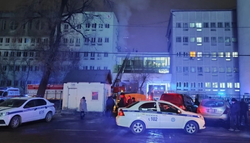 Жүрөк хирургиясы боюнча изилдөө институтундагы өрт. Медициналык кызматкерлер бир айдан кийин сыйланды