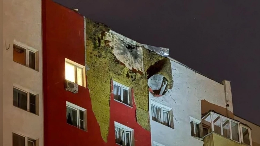 Москва массалык дрон чабуулуна дуушар болду, ПВО 65 дронду жок кылды