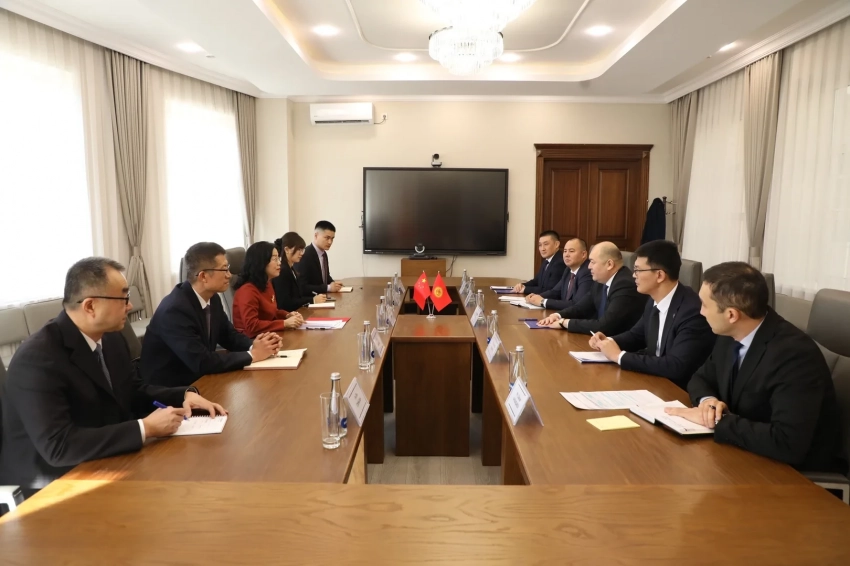Башкы прокурор Кытай элчилигинин өкүлү менен жолугушту – эмне талкууланды