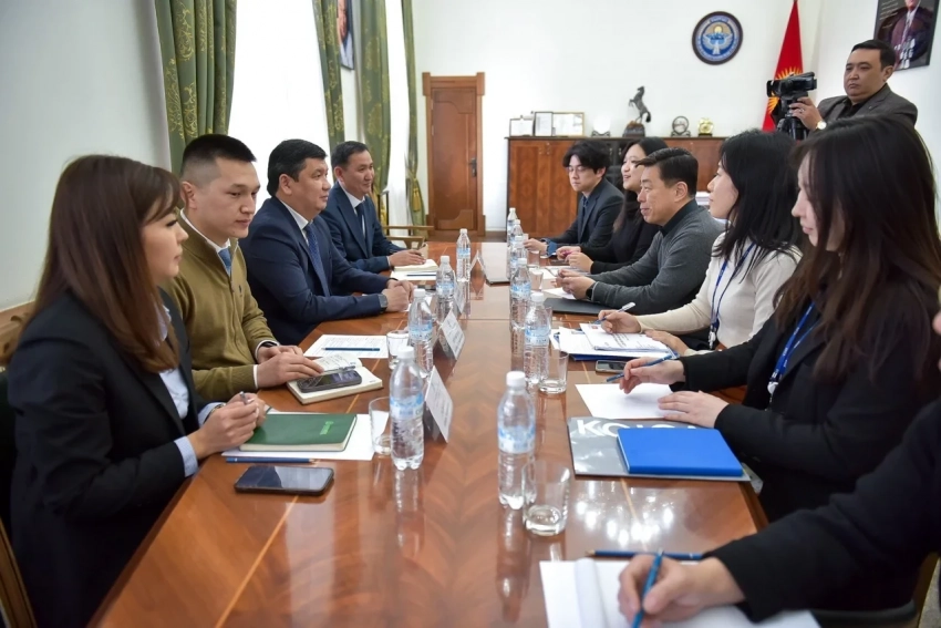 Бишкекте туруктуу шаардык транспорттук системаны түзүүнүн долбоору талкууланды