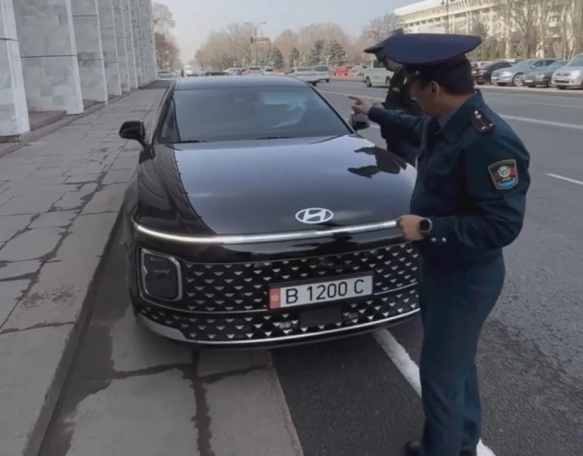 «Бишкек» ЭСБиздин вице-директору мыйзамсыз тонерди алып салууга мажбурлашты (видео)