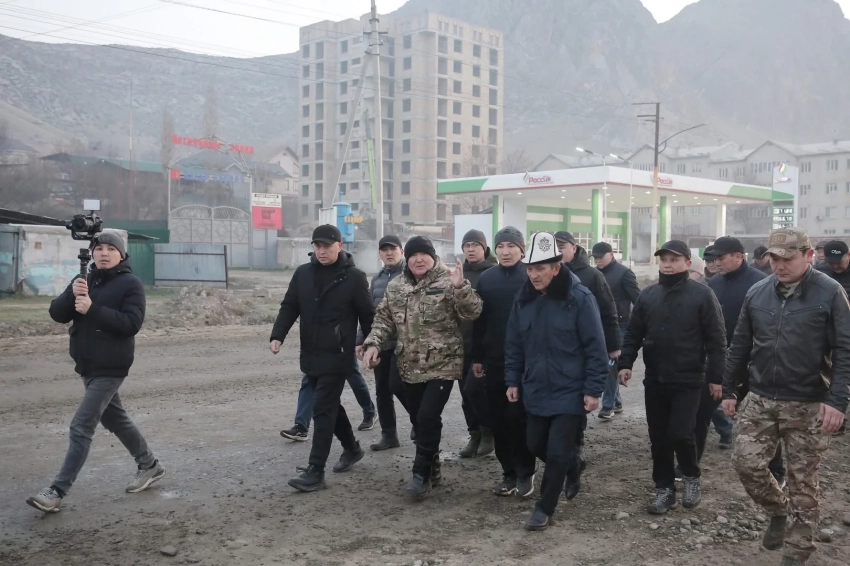 Ош шаарынын мэри «Жапалак» автодүкөнүн жашылдандыруу боюнча буйрук берди