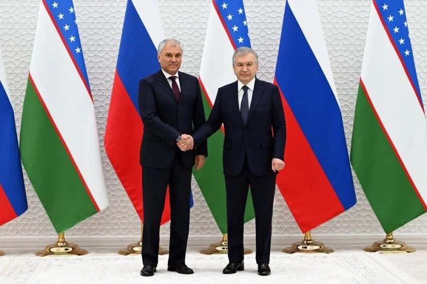 Узбекистан президенти Россия менен парламенттер аралык кызматташтыкты кеңейтүү үчүн чыкты