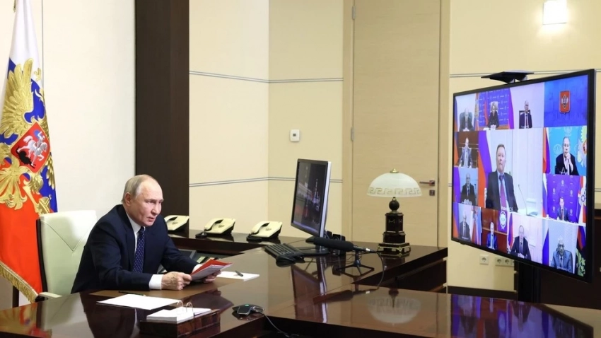 Путин: Россия украин аскерлеринин өмүрүн сактап калууга даяр, Трамптын өтүнүчүнө жооп кылып Курск боюнча, эгер Украинанын жетекчилиги аларга берилишин буйруса