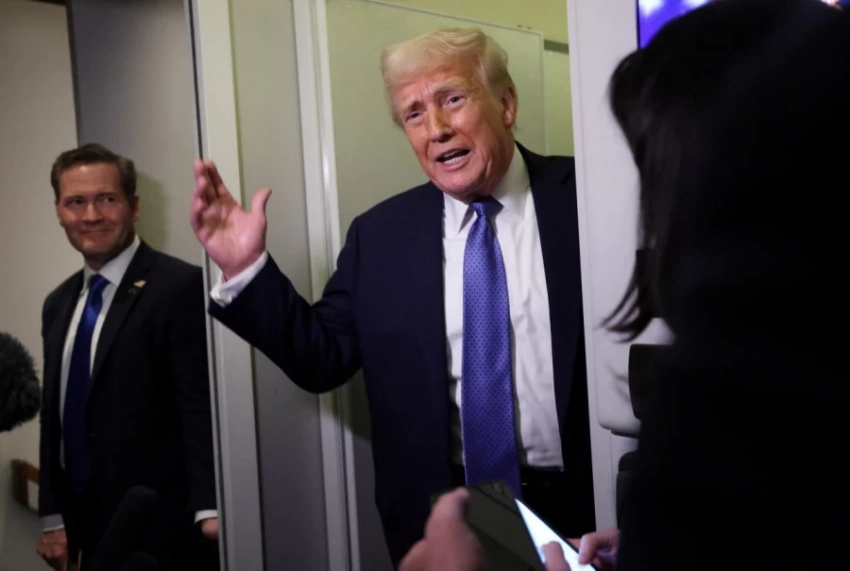 Трамп Путин менен телефондук сүйлөшүүнү жарыялады