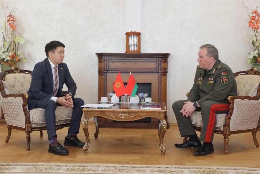 Эрбол Султанбаев Беларусьтын коргоо министри менен аскердик кызматташтыкты талкуулады