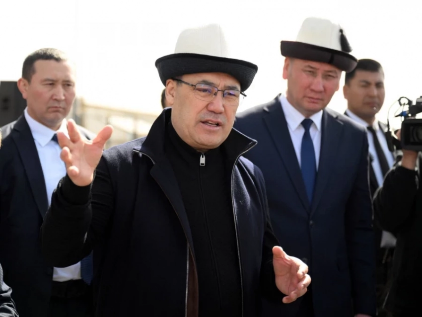 Садыр Жапаров Баткенге 1 миллиард сом бөлүнгөндүгүн жар салды. Алар эмне үчүн жумшады?