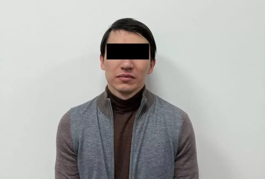 1 млн доллар өлчөмүндө кабыл алуу үчүн шектүүнүн кармалышы. Ал Кыргызстандын ГКНБсынын жетекчилиги менен жашынган