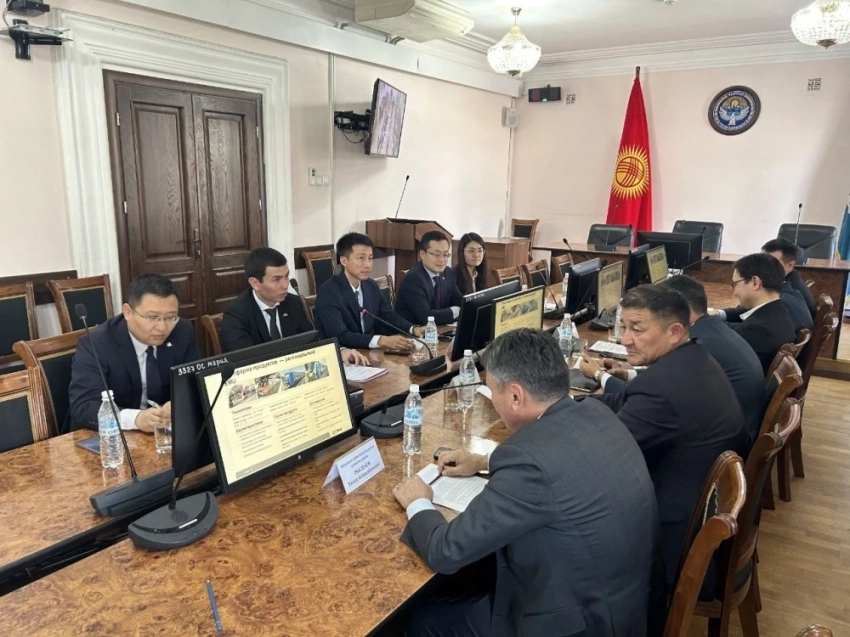 Кытай жана Кыргызстан Бишкектеги монорельс курулушун талкуулашты