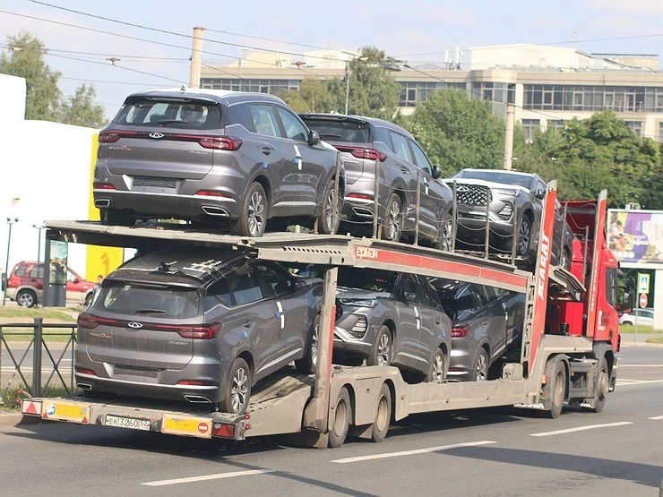 Кыргызстанда авто транспорт каражаттарынын айрым категорияларын легалдаштыруу боюнча убактылуу тартип бекитилди