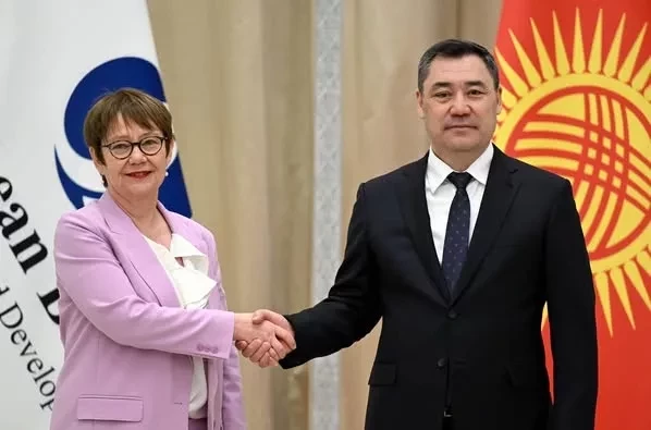 Садыр Жапаров ЕБРР президенти менен жолуккан