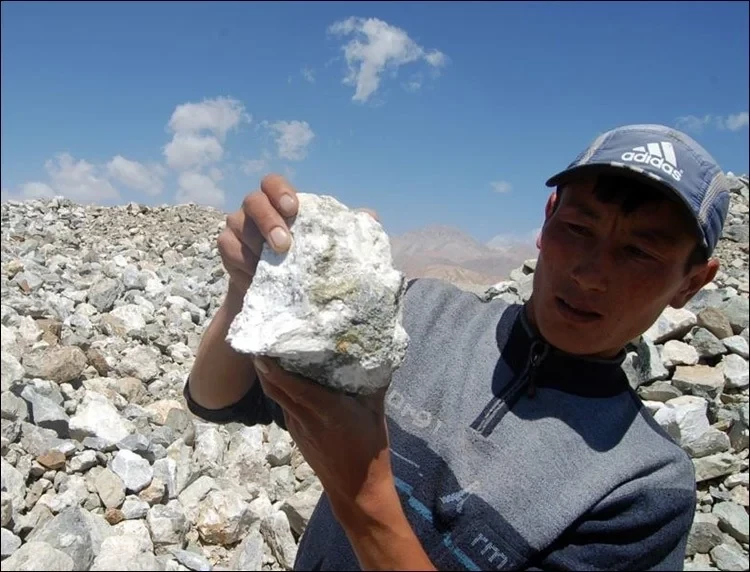 Министрликтин геологдорго бергени сыйлыктар