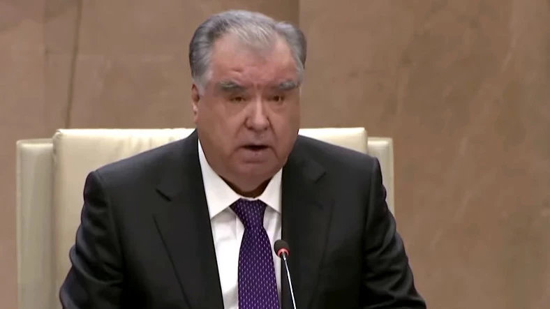 Эмомали Рахмон европалык базарларда тажик өнүмдөрүн кеңейтүү ниетин билдирди