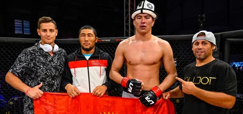 Кыргызстандык Уран Сатыбалдиев Мартин Будай менен UFC Vegas 105 турниринин алдында жолугады