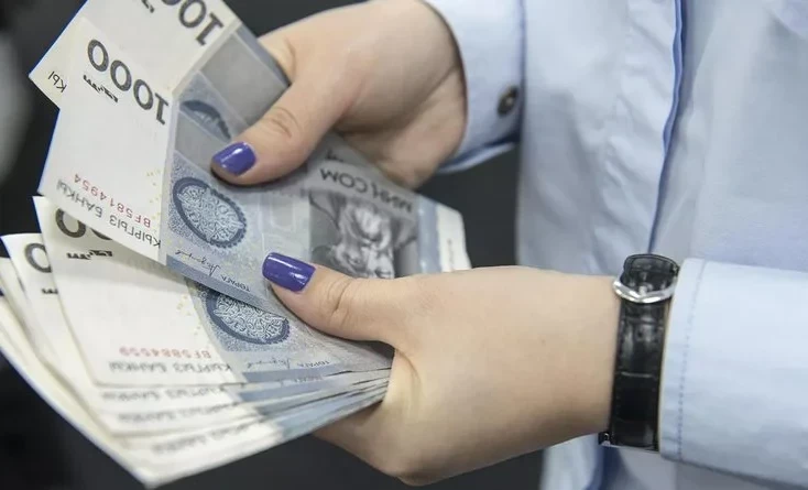 Кыргызстандыктар менен орточо эмгек акы 39,5 миң сомдун тегерегинде