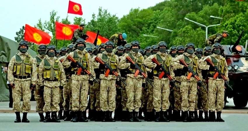 Кыргызстандын Коргоо министрлиги: Аскер комиссарларынын масштабдуу ротациясы жүргүзүлүүдө