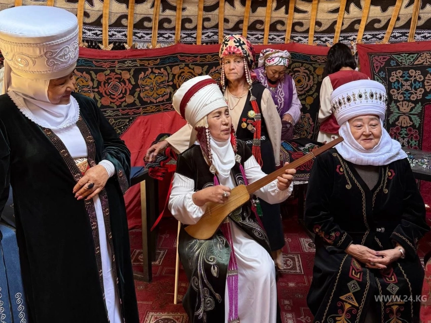 Бишкектеги 봄 майрамы: Ынтымак паркында Ноорузду кандайча өткөрүшууда
