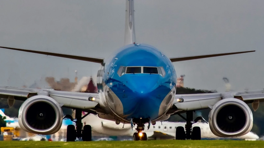 Boeing жана Airbus алюминийден баш тартууда: учактар кандай материалдан жасалып жатат
