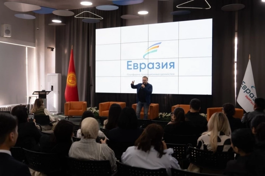 Медиа мектеби "Евразия" КРда медиа жана блогерлер үчүн экскурсия уюштурду