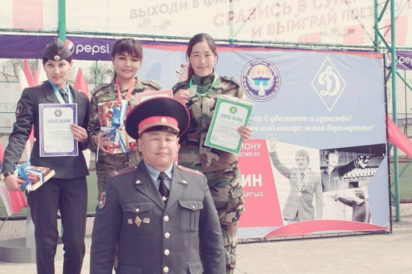 "Кыйын тапшырмаларды аткарууну жакшы көрөм". "Омега" атайын бөлүгүндөгү жалгыз кыздын тарыхы