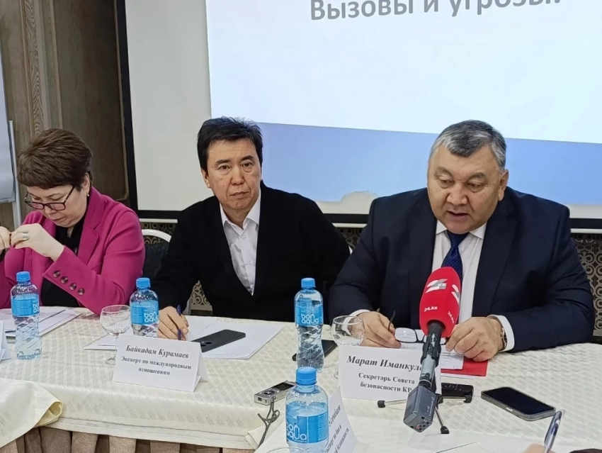 КРнын Коопсуздук кеңешинин катчысы Аралды климат үчүн куткарууга чакырды